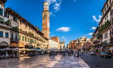 Verona, cameriere difende una collega  e viene pestato dai clienti