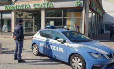 Assedio alla farmacia per avere il tampone: interviene la polizia