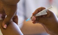 Terza dose per gli operatori sanitari: primi gli ultra 60enni vaccinati entro il 15 febbraio