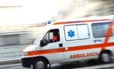 Basilicanova, auto ribaltata in strada Argini Sud: due i feriti