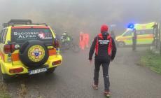 Cade in mountain bike nel bosco e si ferisce: soccorsi nella zona di Cozzano
