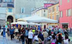 A rischio le bancarelle in Ghiaia e in Pilotta