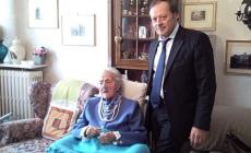 Fidenza - "Happy birthday" dalla regina