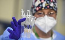 Minaccia la moglie vaccinata, denunciato marito no vax