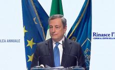 Draghi a Parma chiude l'assemblea nazionale Anci (standing ovation e applausi per il premier): "Sindaci, il successo del Pnrr è nelle vostre mani"