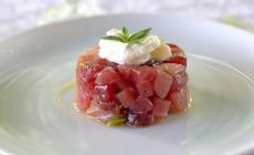 Tartare di tonno e stracciatella: ricetta di Eleonora Rubaltelli