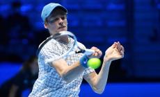 Sinner eroico, cede solo al tie-break del terzo a Medvedev