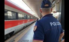 Per evitare la multa, 22enne senza biglietto del treno fornisce un nome fasullo: denunciato