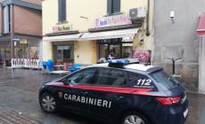 Fidenza, minaccia con una pistola il titolare di un kebab per avere una pizza. Mangia, paga e se ne va. identificato e denunciato