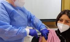 Vaccinazioni, da lunedì arrivano via SMS gli appuntamenti per la terza dose 