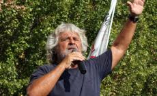 Beppe Grillo torna ad attaccare la stampa per le cronache su Piazza della Pace