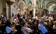 Rosario per Giorgio Orlandini: cripta del Duomo gremita 