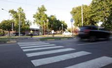 Tre pedoni investiti nel giro di pochi minuti. Grave donna travolta da una jeep a Langhirano