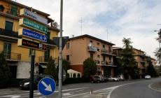 Quartieri e frazioni La segnalazione: "Via Paradigna, un percorso ad ostacoli"
