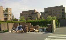 Via Pertini: discarica a cielo aperto