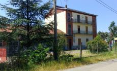Migranti nell'ex caseificio a Mulazzano: il sindaco minaccia le dimissioni