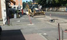 Lavori stradali in via Venezia. E disagi.
