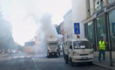 Foto dei lettori - Barriera Garibaldi: mezzo dell'Iren in fiamme