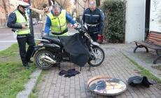 Scontro auto-scooter fra viale Piacenza e viale Osacca: ferito un 25enne 
