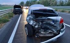 Scontro fra tre auto a Castelguelfo: due feriti 