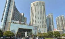 Incendio hotel, almeno tre morti e 10 feriti