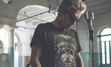 Ligabue operato alle corde vocali: sta bene 