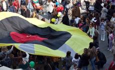 Asili e Parma06: la protesta dei genitori in Piazza e la replica dell'assessore Bernini