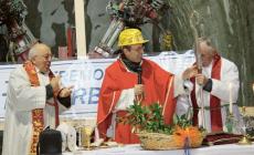 Solignano: Nella galleria Marta Giulia il vescovo mette il caschetto
