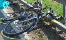 Trovato morto accanto alla bici, ipotesi pirata della strada