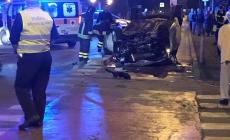 Pauroso schianto nella notte in via Montebello: due feriti  Foto