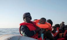 Ong nel Mediterraneo: Save the Children e Sea Eye sospendono i salvataggi