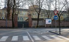Sarà abbattuto il muro del Parco Ducale su viale Piacenza