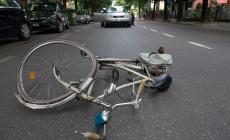 82enne in bici investito in via Spezia. E' grave