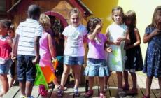 Aprono gli asili. Tra polemiche e molta fierezza