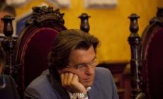 Il problema di Vignali sono i ladri, non i debiti