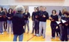 Al Marconi gli auguri arrivano dal coro dei ragazzi