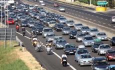 Coda per 16 chilometri su A1 nel Bolognese, distribuita acqua