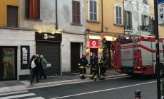 Problemi alle luminarie: vigili del fuoco in via D'Azeglio 