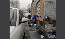 Rifiuti "ingombranti" in via Zara