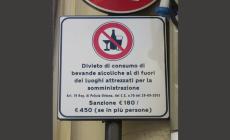 Quel cartello "no party" in borgo Santa Brigida. Ma non altrove...