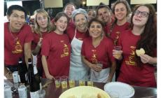 Festa Multiculturale: indovina chi c'era in cucina... Foto
