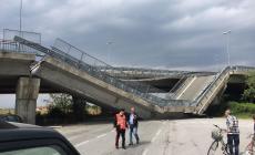 Cavalcavia crolla su un'auto dei carabinieri: l'Anas apre un'indagine