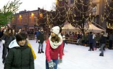 In piazza Garibaldi si pattina in attesa della Befana