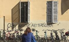 Ancora scritte sul muro del liceo linguistico 