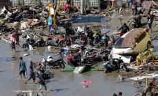Tsunami, il bilancio sale ad almeno 832 morti 