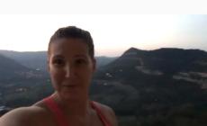 Kiara Fontanesi "in diretta" dalla parete di una montagna: video 