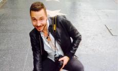 Con la moto gi&ugrave; dal cavalcavia sotto gli occhi del padre, morto l'attore  Elia Pietschmann