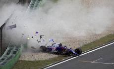 Spettacolare incidente per Albon: illeso