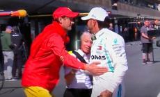 John Elkann corre da Hamilton. E' il primo "contatto"?