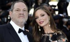 Weinstein: la moglie lo lascia. L'audio che lo incastra: ascolta